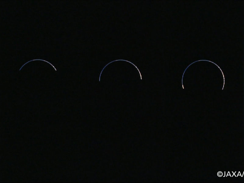 「かぐや」ハイビジョンカメラによる半影月食時の地球の撮影の成功